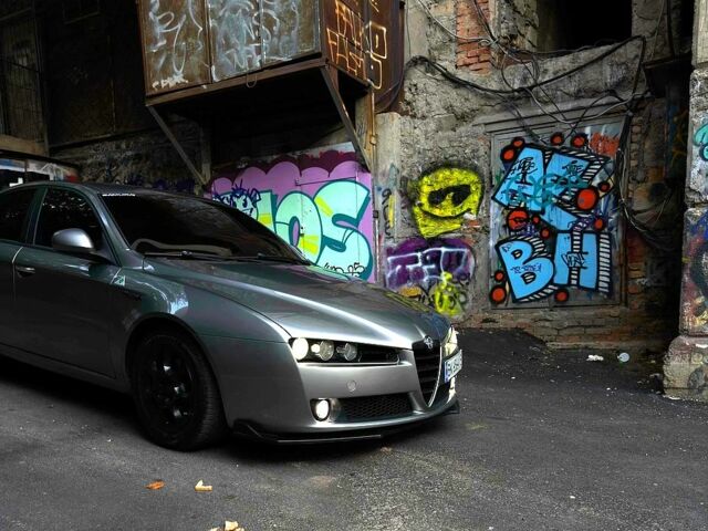 Серый Альфа Ромео 159, объемом двигателя 1.9 л и пробегом 300 тыс. км за 5600 $, фото 3 на Automoto.ua