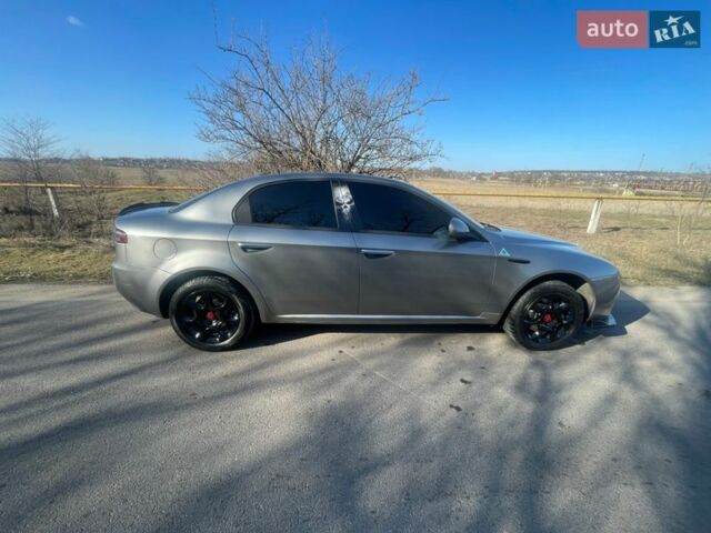 Сірий Альфа Ромео 159, об'ємом двигуна 1.91 л та пробігом 300 тис. км за 4999 $, фото 3 на Automoto.ua