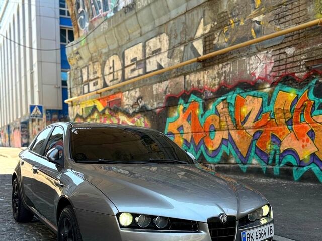 Сірий Альфа Ромео 159, об'ємом двигуна 1.9 л та пробігом 300 тис. км за 5600 $, фото 1 на Automoto.ua