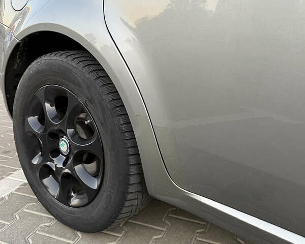 Сірий Альфа Ромео 159, об'ємом двигуна 1.91 л та пробігом 297 тис. км за 5899 $, фото 10 на Automoto.ua