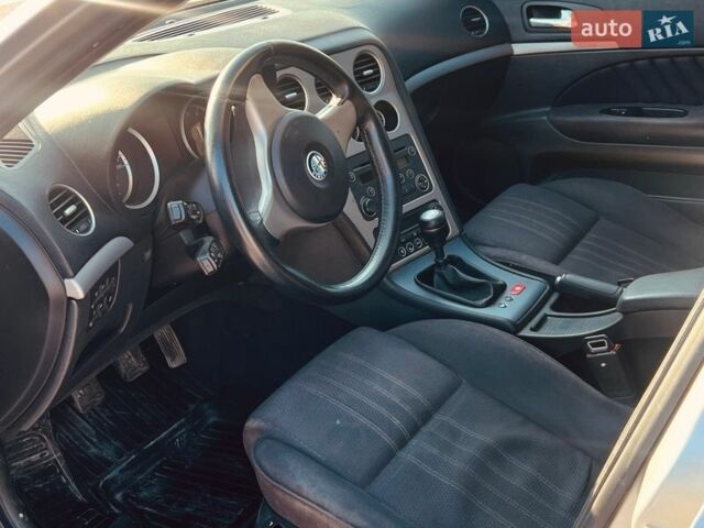 Серый Альфа Ромео 159, объемом двигателя 1.86 л и пробегом 333 тыс. км за 4800 $, фото 13 на Automoto.ua