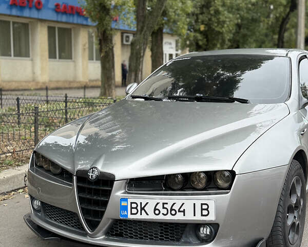 Сірий Альфа Ромео 159, об'ємом двигуна 1.91 л та пробігом 297 тис. км за 5899 $, фото 34 на Automoto.ua