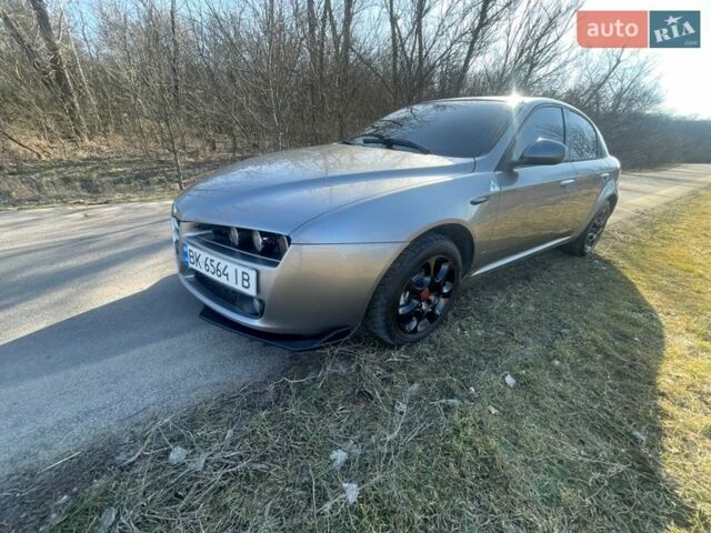 Сірий Альфа Ромео 159, об'ємом двигуна 1.91 л та пробігом 300 тис. км за 4999 $, фото 7 на Automoto.ua