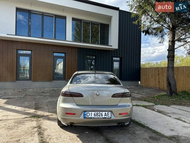 Серый Альфа Ромео 159, объемом двигателя 2.2 л и пробегом 270 тыс. км за 4800 $, фото 4 на Automoto.ua