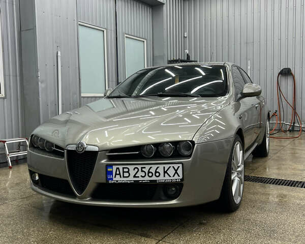 Альфа Ромео 159 2006 в Липовце на Automoto.ua Серый Альфа Ромео 159, объемом двигателя 1.9 л и пробегом 320 тыс. км за 6900 $, фото 1 на Automoto.ua