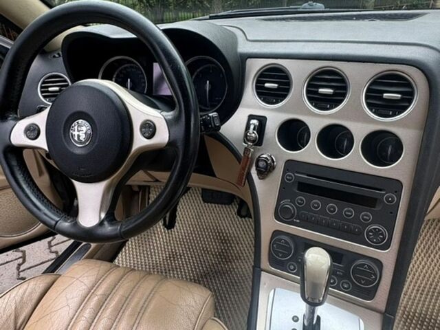 Сірий Альфа Ромео 159, об'ємом двигуна 1.91 л та пробігом 342 тис. км за 4700 $, фото 6 на Automoto.ua