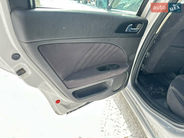 Серый Альфа Ромео 159, объемом двигателя 1.91 л и пробегом 310 тыс. км за 3999 $, фото 25 на Automoto.ua