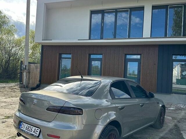 Серый Альфа Ромео 159, объемом двигателя 2.2 л и пробегом 270 тыс. км за 4800 $, фото 5 на Automoto.ua