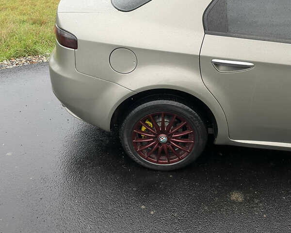 Серый Альфа Ромео 159, объемом двигателя 2.2 л и пробегом 260 тыс. км за 4500 $, фото 7 на Automoto.ua