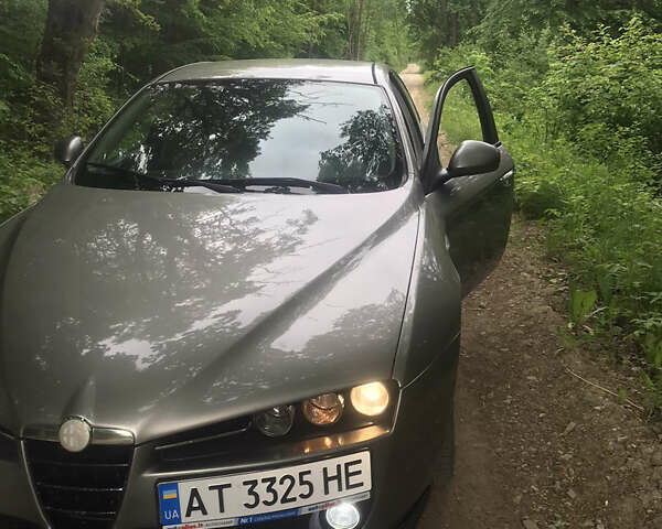 Серый Альфа Ромео 159, объемом двигателя 1.9 л и пробегом 357 тыс. км за 5500 $, фото 24 на Automoto.ua