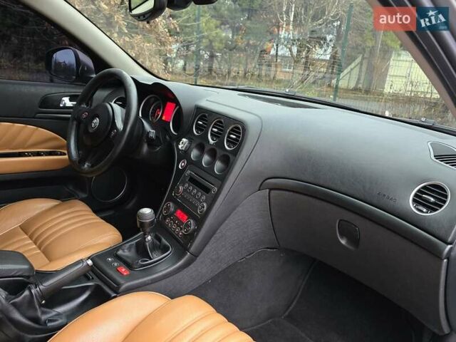Сірий Альфа Ромео 159, об'ємом двигуна 1.9 л та пробігом 330 тис. км за 4499 $, фото 20 на Automoto.ua