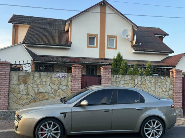 Сірий Альфа Ромео 159, об'ємом двигуна 1.9 л та пробігом 320 тис. км за 6400 $, фото 2 на Automoto.ua