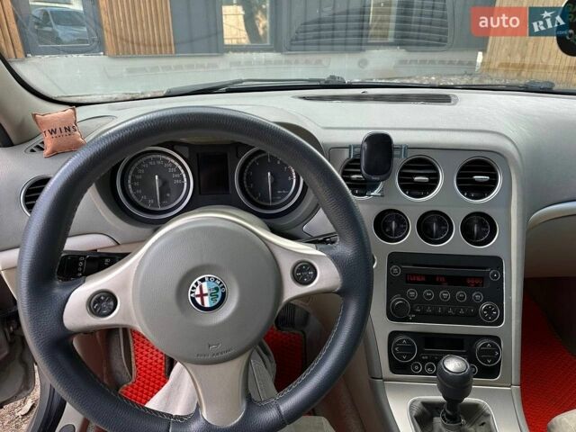 Серый Альфа Ромео 159, объемом двигателя 2.2 л и пробегом 270 тыс. км за 4800 $, фото 12 на Automoto.ua