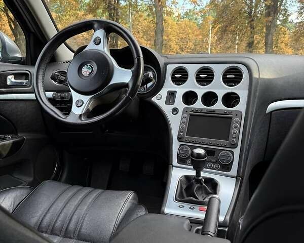Серый Альфа Ромео 159, объемом двигателя 2.39 л и пробегом 169 тыс. км за 8800 $, фото 13 на Automoto.ua