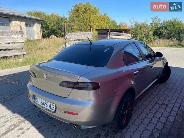 Серый Альфа Ромео 159, объемом двигателя 2.2 л и пробегом 250 тыс. км за 5999 $, фото 8 на Automoto.ua