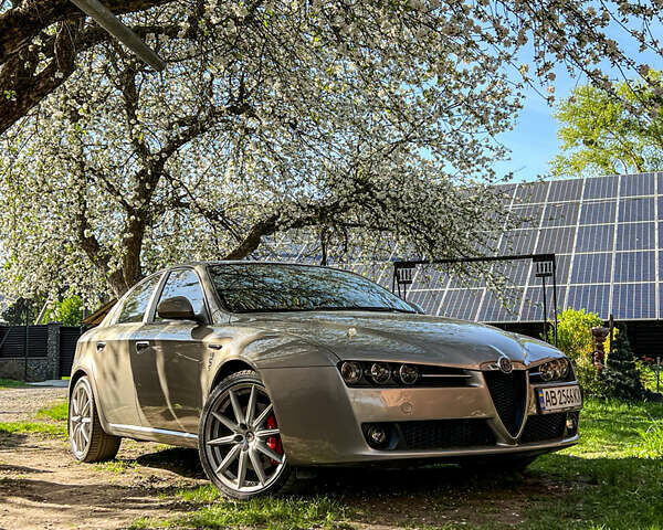 Альфа Ромео 159 2006 в Липовце на Automoto.ua Серый Альфа Ромео 159, объемом двигателя 1.9 л и пробегом 320 тыс. км за 6900 $, фото 3 на Automoto.ua