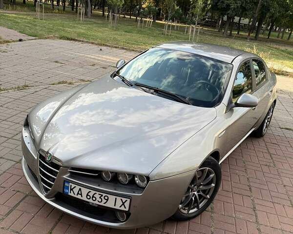 Серый Альфа Ромео 159, объемом двигателя 2.39 л и пробегом 169 тыс. км за 8800 $, фото 4 на Automoto.ua
