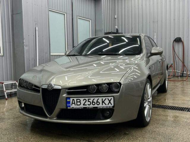 Сірий Альфа Ромео 159, об'ємом двигуна 1.9 л та пробігом 320 тис. км за 6400 $, фото 1 на Automoto.ua