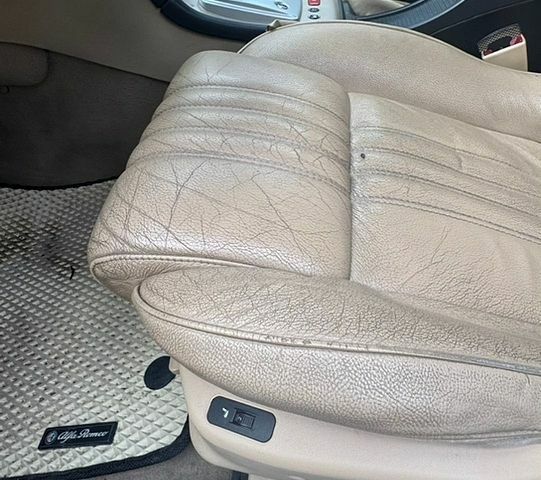 Сірий Альфа Ромео 159, об'ємом двигуна 1.91 л та пробігом 342 тис. км за 4900 $, фото 12 на Automoto.ua