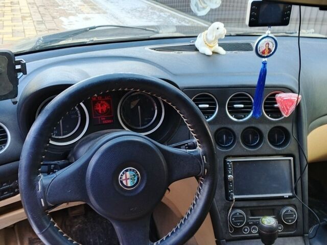 Сірий Альфа Ромео 159, об'ємом двигуна 1.91 л та пробігом 340 тис. км за 4700 $, фото 6 на Automoto.ua
