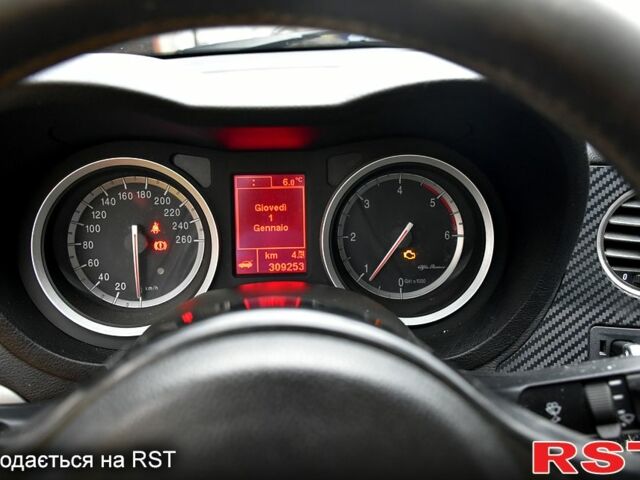 Сірий Альфа Ромео 159, об'ємом двигуна 1.9 л та пробігом 310 тис. км за 5000 $, фото 2 на Automoto.ua