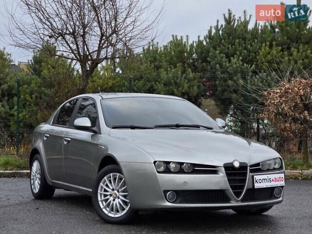 Сірий Альфа Ромео 159, об'ємом двигуна 1.9 л та пробігом 330 тис. км за 4499 $, фото 2 на Automoto.ua