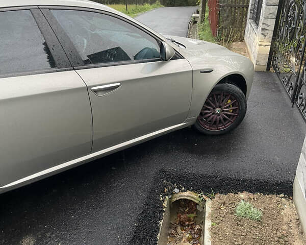 Серый Альфа Ромео 159, объемом двигателя 2.2 л и пробегом 260 тыс. км за 4500 $, фото 8 на Automoto.ua