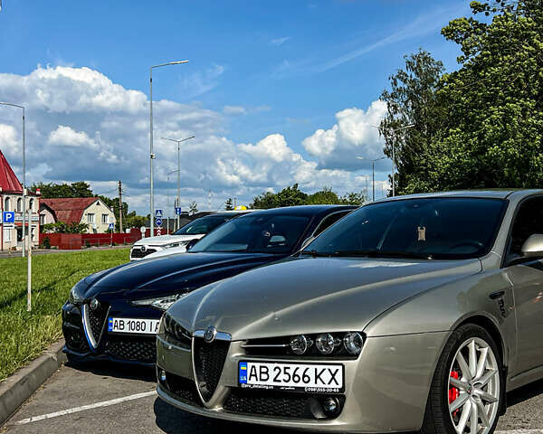 Альфа Ромео 159 2006 в Липовце на Automoto.ua Серый Альфа Ромео 159, объемом двигателя 1.9 л и пробегом 320 тыс. км за 6900 $, фото 5 на Automoto.ua