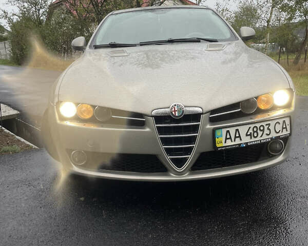 Серый Альфа Ромео 159, объемом двигателя 2.2 л и пробегом 260 тыс. км за 4500 $, фото 2 на Automoto.ua