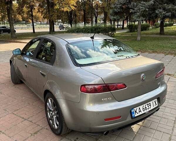 Серый Альфа Ромео 159, объемом двигателя 2.39 л и пробегом 169 тыс. км за 8800 $, фото 5 на Automoto.ua