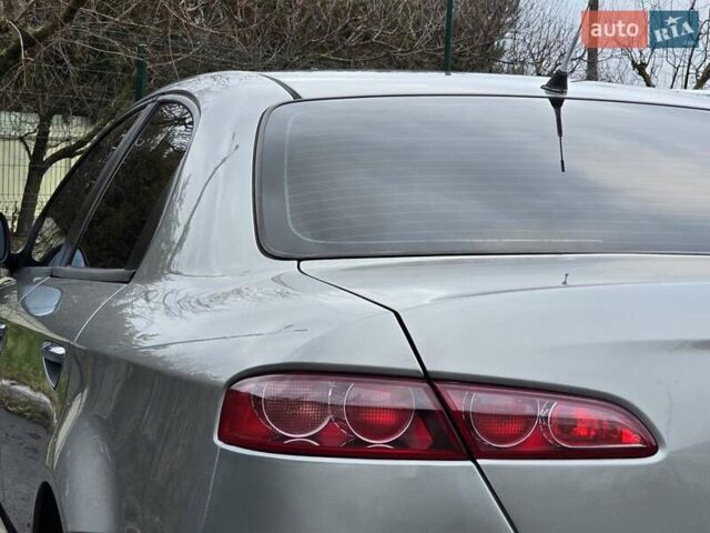 Сірий Альфа Ромео 159, об'ємом двигуна 1.9 л та пробігом 330 тис. км за 4499 $, фото 13 на Automoto.ua