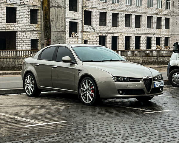 Альфа Ромео 159 2006 в Липовце на Automoto.ua Серый Альфа Ромео 159, объемом двигателя 1.9 л и пробегом 320 тыс. км за 6900 $, фото 6 на Automoto.ua