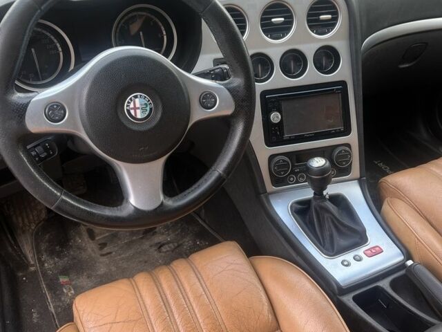 Сірий Альфа Ромео 159, об'ємом двигуна 1.9 л та пробігом 320 тис. км за 2500 $, фото 3 на Automoto.ua