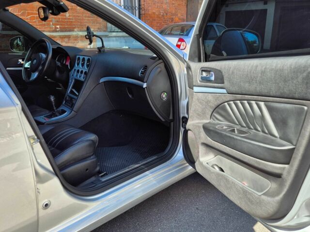 Сірий Альфа Ромео 159, об'ємом двигуна 2.4 л та пробігом 273 тис. км за 7200 $, фото 14 на Automoto.ua