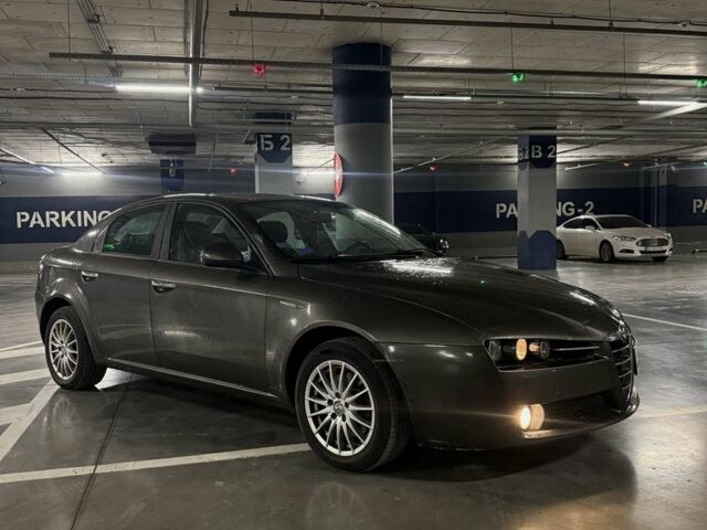 Серый Альфа Ромео 159, объемом двигателя 1.9 л и пробегом 200 тыс. км за 3000 $, фото 1 на Automoto.ua