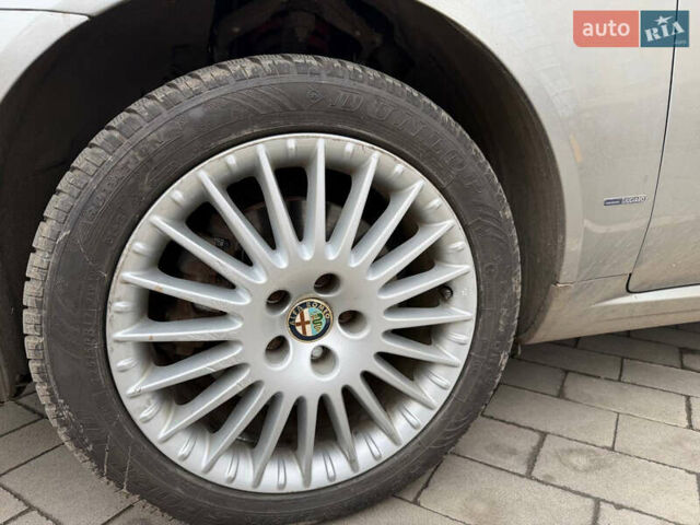 Серый Альфа Ромео 159, объемом двигателя 2.2 л и пробегом 230 тыс. км за 5350 $, фото 8 на Automoto.ua