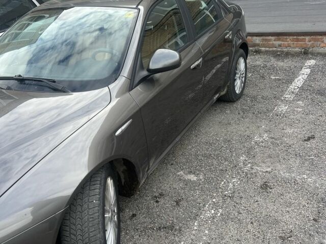 Сірий Альфа Ромео 159, об'ємом двигуна 1.9 л та пробігом 320 тис. км за 2500 $, фото 2 на Automoto.ua