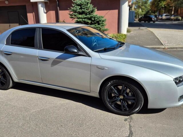 Сірий Альфа Ромео 159, об'ємом двигуна 2.4 л та пробігом 273 тис. км за 7200 $, фото 2 на Automoto.ua