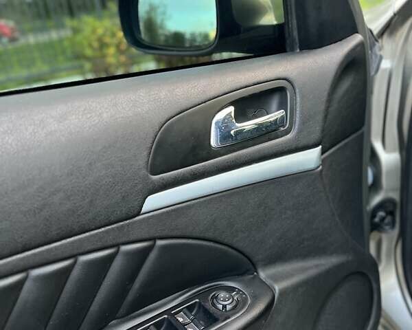 Серый Альфа Ромео 159, объемом двигателя 2.4 л и пробегом 89 тыс. км за 7800 $, фото 25 на Automoto.ua