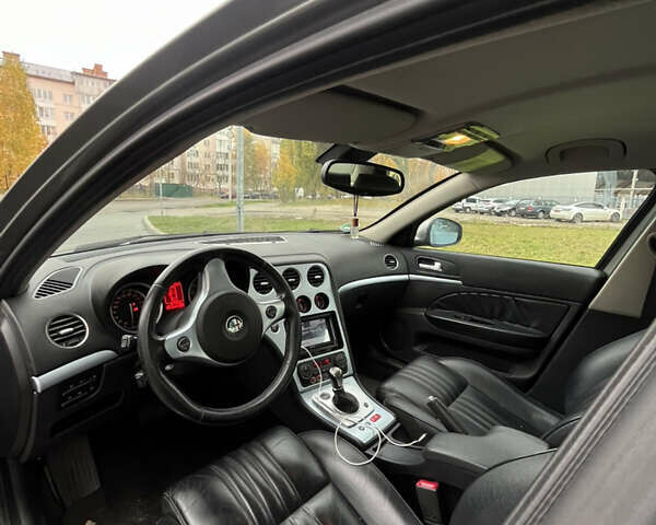 Сірий Альфа Ромео 159, об'ємом двигуна 2.2 л та пробігом 230 тис. км за 6500 $, фото 9 на Automoto.ua