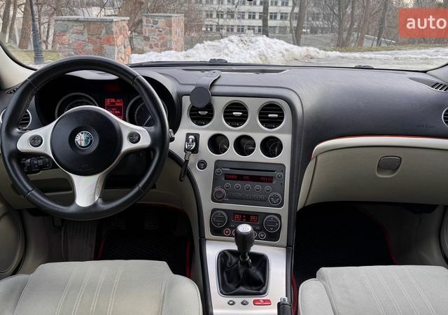 Сірий Альфа Ромео 159, об'ємом двигуна 1.91 л та пробігом 340 тис. км за 4999 $, фото 21 на Automoto.ua