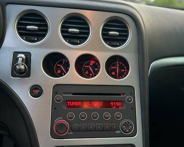 Серый Альфа Ромео 159, объемом двигателя 2.4 л и пробегом 89 тыс. км за 7800 $, фото 15 на Automoto.ua