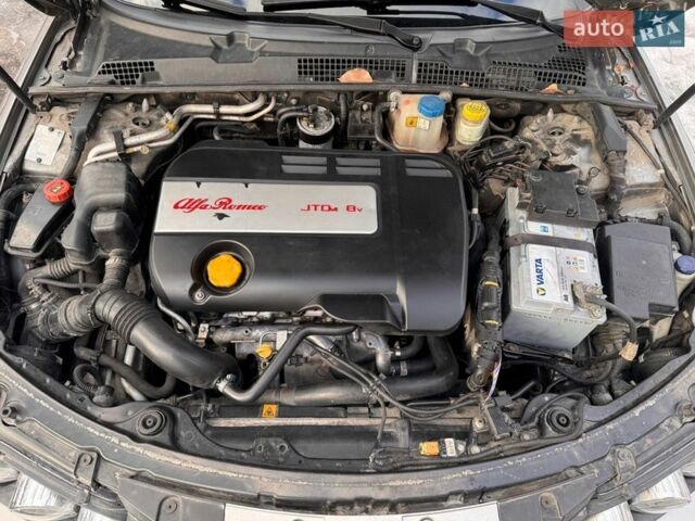 Сірий Альфа Ромео 159, об'ємом двигуна 1.91 л та пробігом 340 тис. км за 4999 $, фото 24 на Automoto.ua