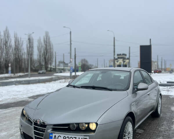 Сірий Альфа Ромео 159, об'ємом двигуна 2.2 л та пробігом 230 тис. км за 5300 $, фото 6 на Automoto.ua