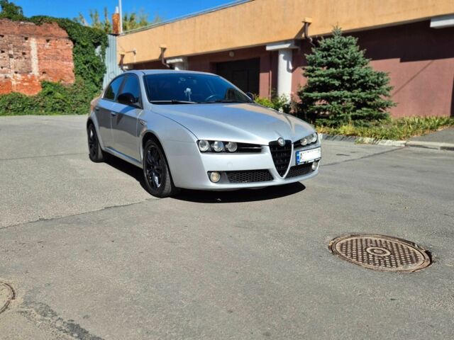 Сірий Альфа Ромео 159, об'ємом двигуна 2.4 л та пробігом 273 тис. км за 7200 $, фото 1 на Automoto.ua