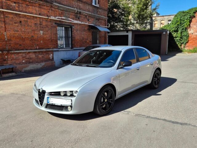 Сірий Альфа Ромео 159, об'ємом двигуна 2.4 л та пробігом 273 тис. км за 7200 $, фото 6 на Automoto.ua