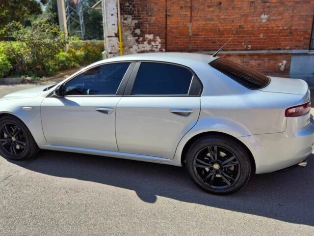 Сірий Альфа Ромео 159, об'ємом двигуна 2.4 л та пробігом 273 тис. км за 7200 $, фото 5 на Automoto.ua