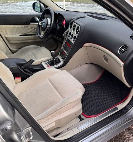 Сірий Альфа Ромео 159, об'ємом двигуна 1.91 л та пробігом 340 тис. км за 4999 $, фото 20 на Automoto.ua