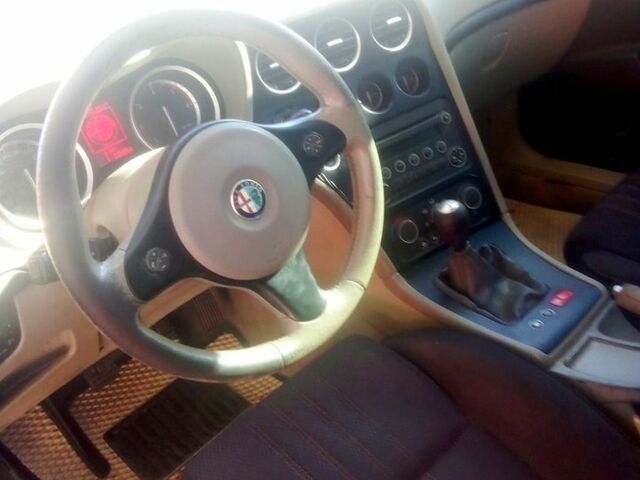 Сірий Альфа Ромео 159, об'ємом двигуна 1.9 л та пробігом 240 тис. км за 4800 $, фото 1 на Automoto.ua