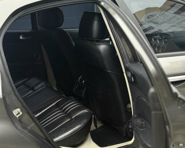 Серый Альфа Ромео 159, объемом двигателя 1.8 л и пробегом 290 тыс. км за 4800 $, фото 21 на Automoto.ua